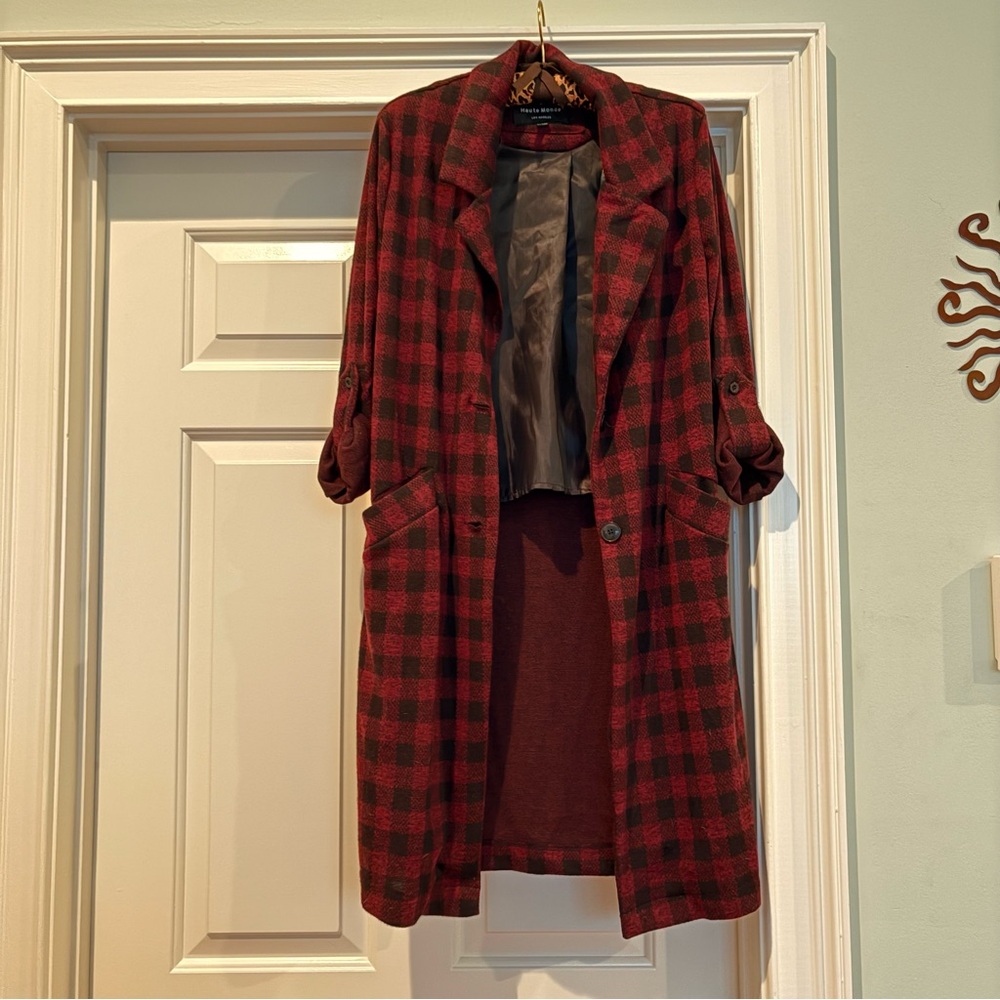 NWOT Cozy fall autumn black and red long coat checker plaid print